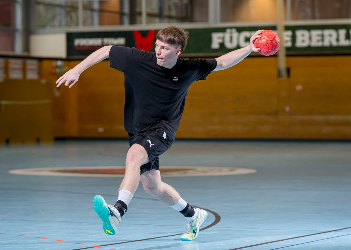 Handball ankle support for mobility