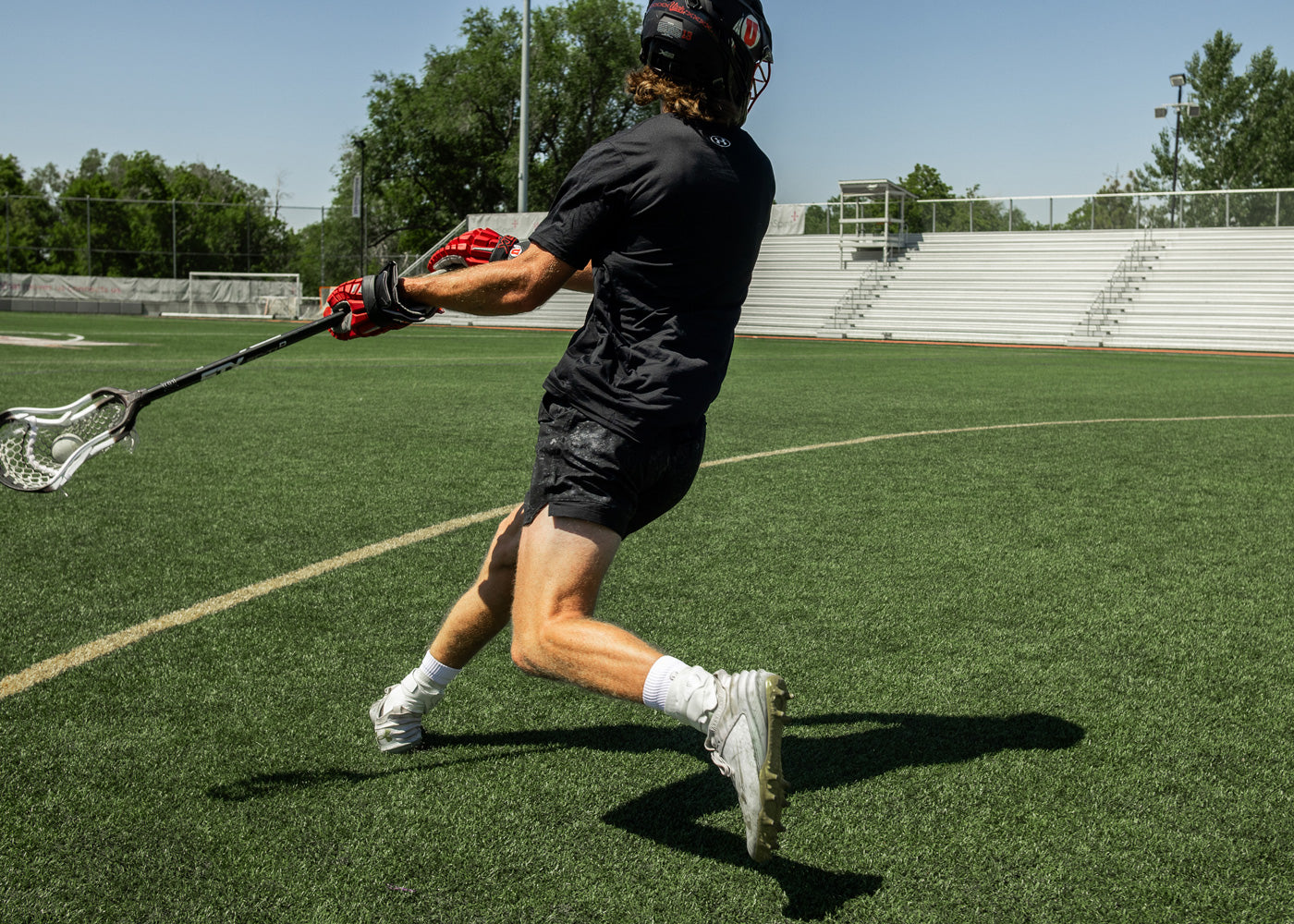Ankle support with adjustable straps